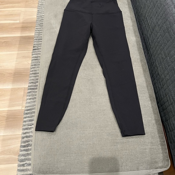 COPY - Alo- High Waist Air Bush Leggings - Black -size M - Picture 4 of 8